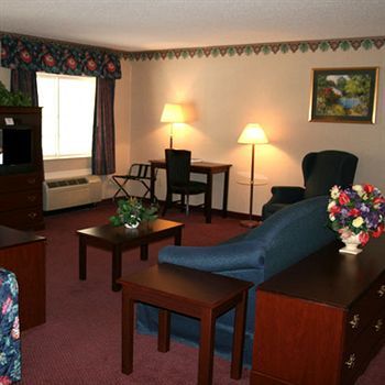 Hotel Baymont By Wyndham Renfro Valley
