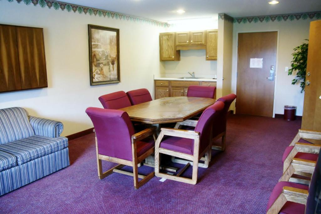 Baymont By Wyndham Renfro Valley Hotel
